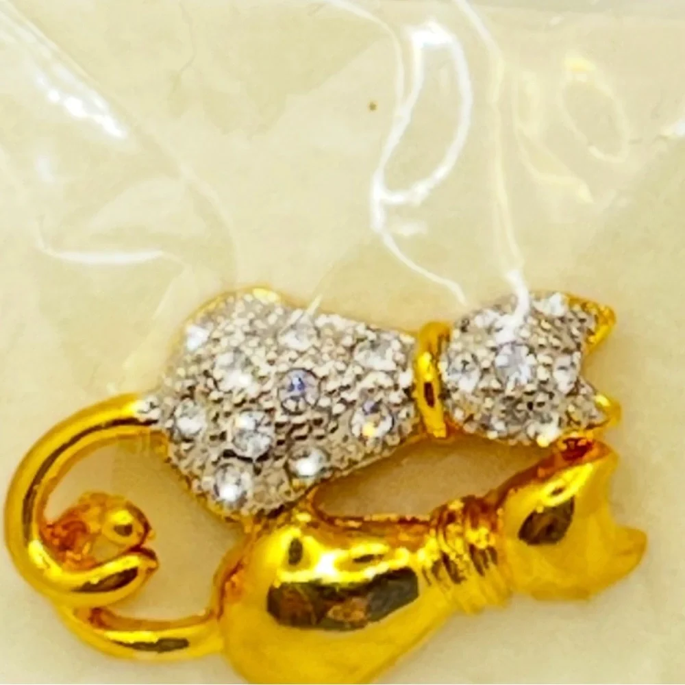 Christine Cat Lapel Pin Goldtone Rhinestones